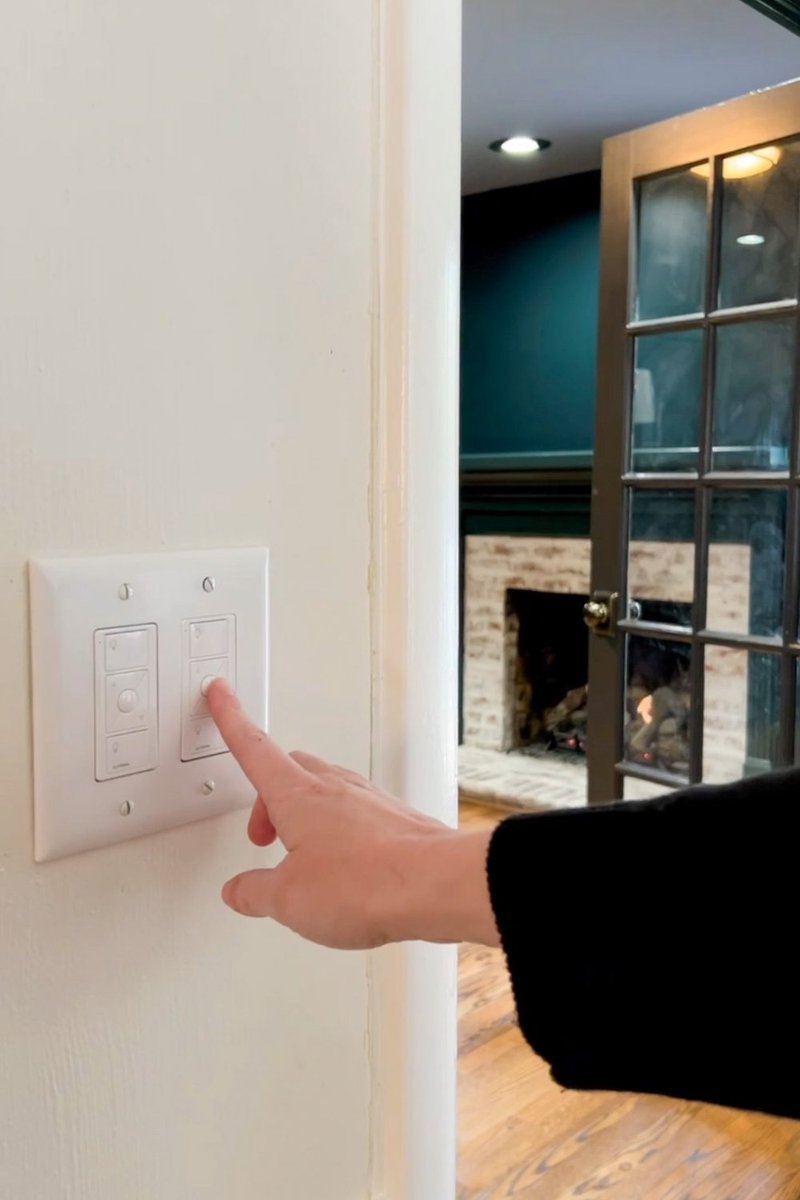 Lutron smart light switch and dimmer on wall plate